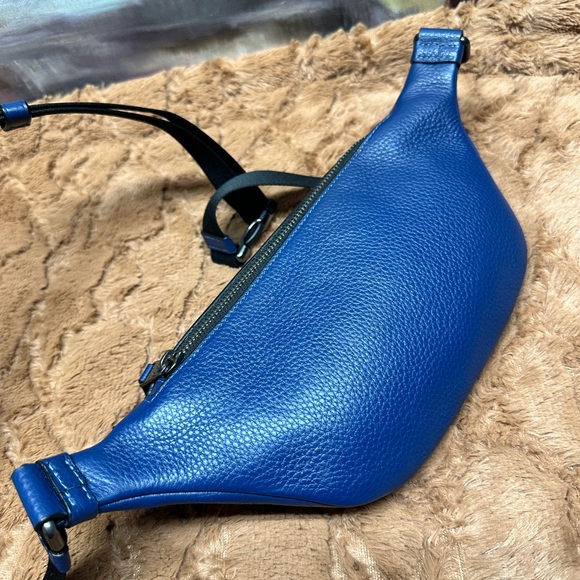 Coach Blue Leather Belt Bag with Sports Motif - Picture 4 of 12